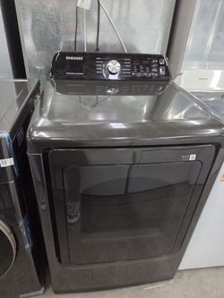 Samsung
7.4 cu. ft. Vented Smart Gas Dryer with Steam Sanitize Plus in Brushed Black