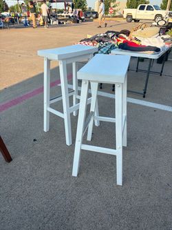 Set of barstools