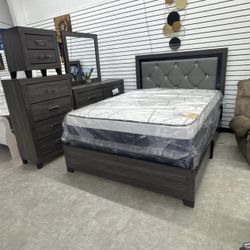 Are you looking for a GORGEOUS, STURDY Bedroom Set at an AMAZING PRICE!?