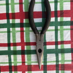 Needlenose Pliers 