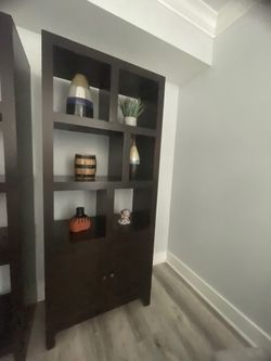 Book shelves 72” Alto, 30” ancho, 16” profundidad