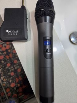 Fifine Technology Wireless Microphone with Receiver