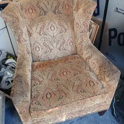 Older Bud Comfortable Chair