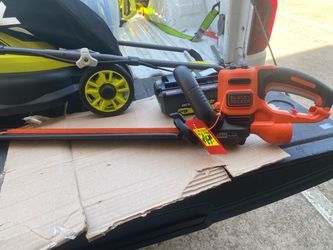 Black and Decker corded electric hedge trimmer