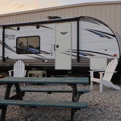 2018 Salem Cruise Lite Travel Trailer