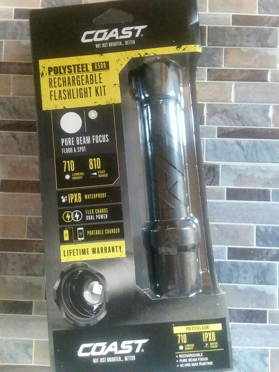 Coast Polysteel 650R Rechargeable Flashlight Kit