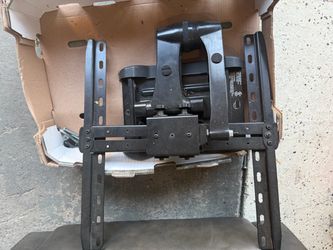 Full Motion TV Wall Mount Bracket