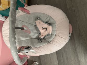 Minnie mouse baby rocker