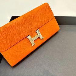 Women’s Wallet - Like New Condition