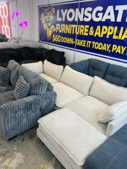 Stylish Cozy nice sectional!