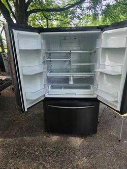 Samsung Refrigirator Works Perfect