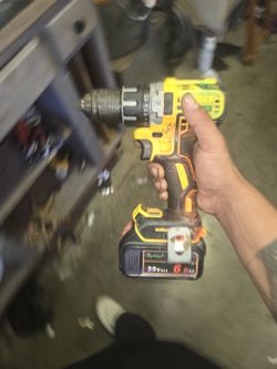 Dealt Hammer Drill