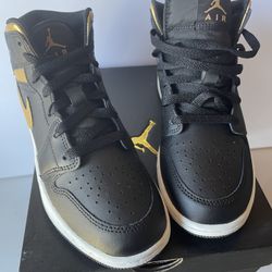 Air Jordan 1 Mid