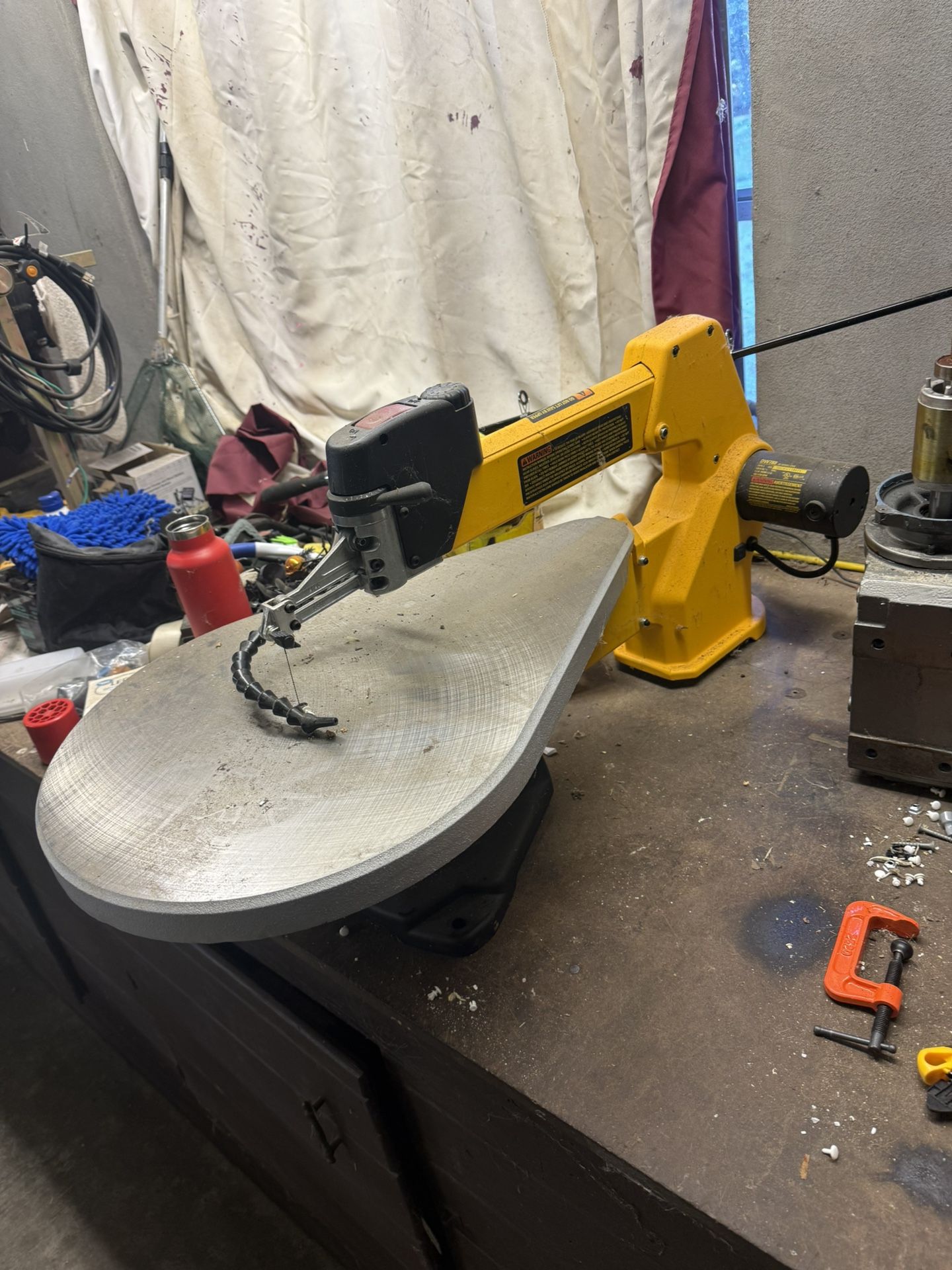 Scroll Saw. Dewalt 
