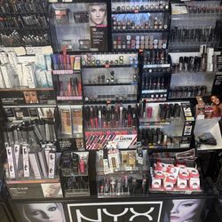 Nyx Make Up With Display