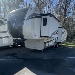 Used 2018 Forest River Cedar Creek CHAMPAGNE 38EL