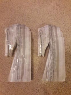 heavy marble horse heads 10inchs tall 1and 1fourth thick book ends or ? see our other items on my sight