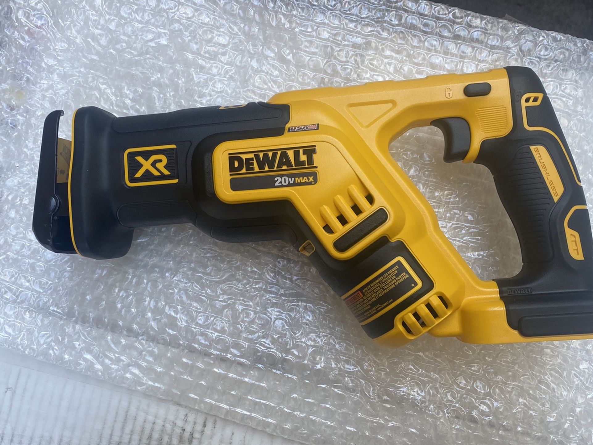 DEWALT 20-Volt MAX XR Lithium-Ion Cordless Brushless Compact Reciprocating Saw (Tool-Only)