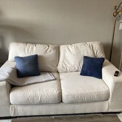 Loveseat Couch/Sofa