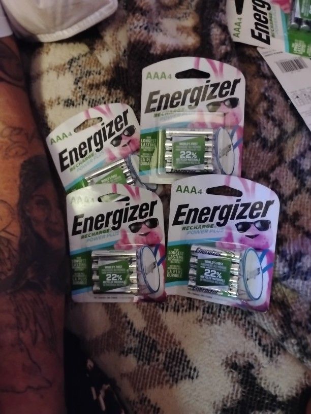 4 Packs /Energizer Rechargable BATTERIES 