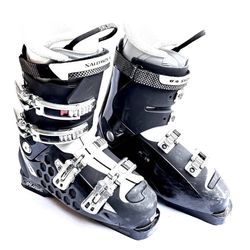 Womens Salomon Ski Boots (Size 9 / 9.5)