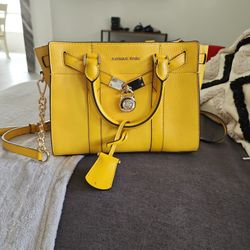 Michal Kors Yellow Leather Purse