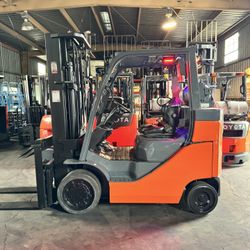 TOYOTA PROPANE FORKLIFT 