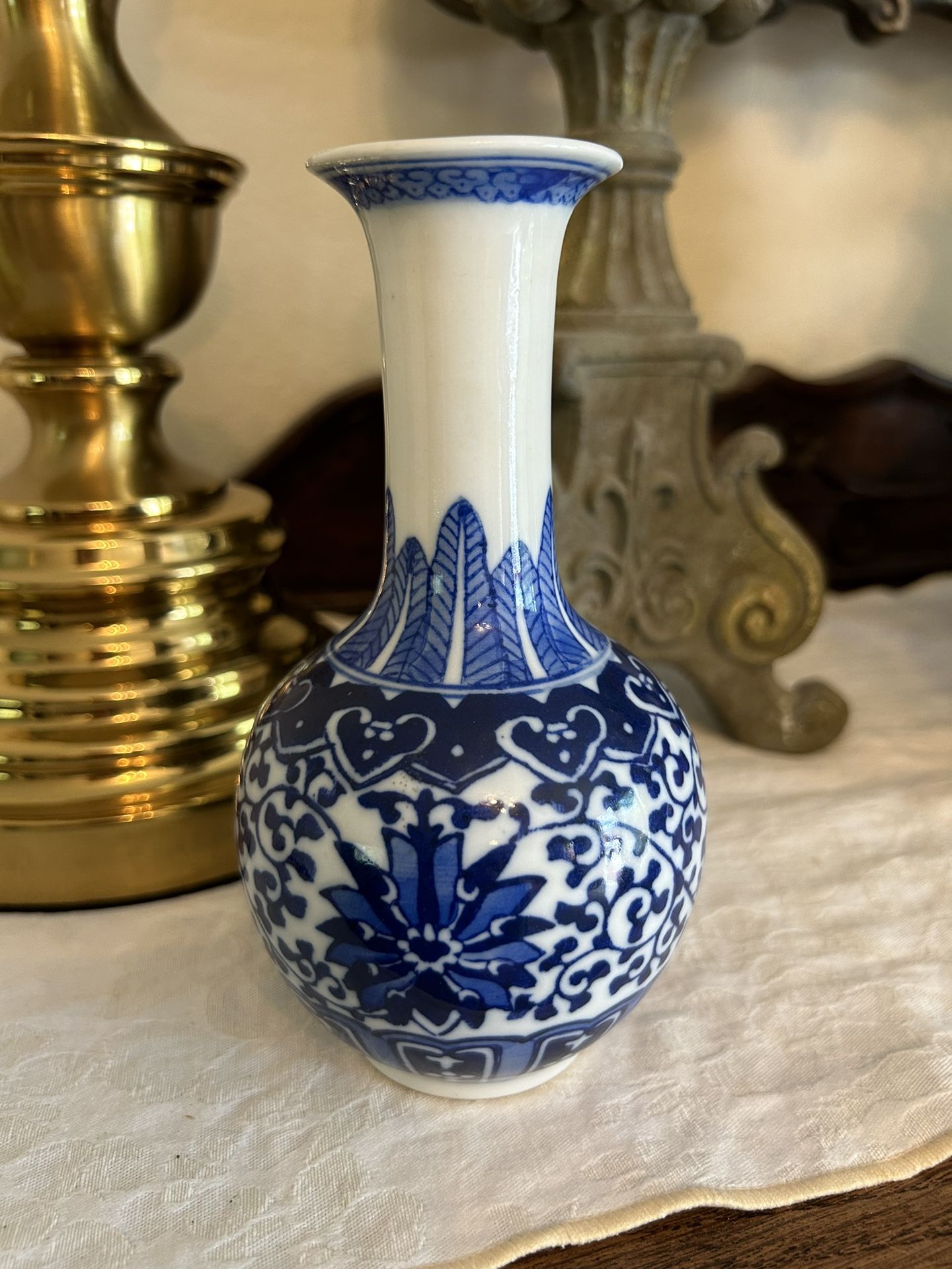 Vintage Chinese Porcelain Blue/White Bud Vase