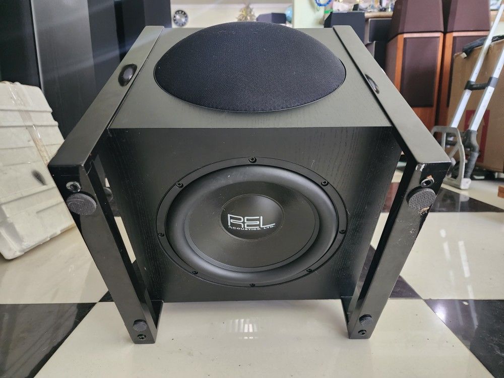 Rel T1 300 Watts 10" Subwoofer Very Strong Bass. Heavy Sub. Excellent condition perfectly working Amazing sound will test before you buy ,.
