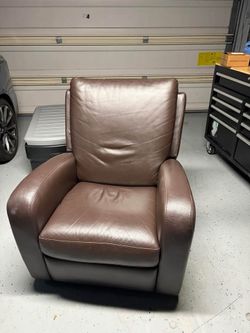 Recliner swivel and rocking chair