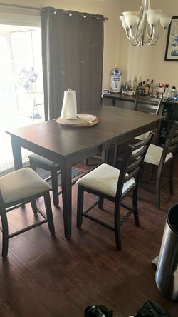 Dining room table