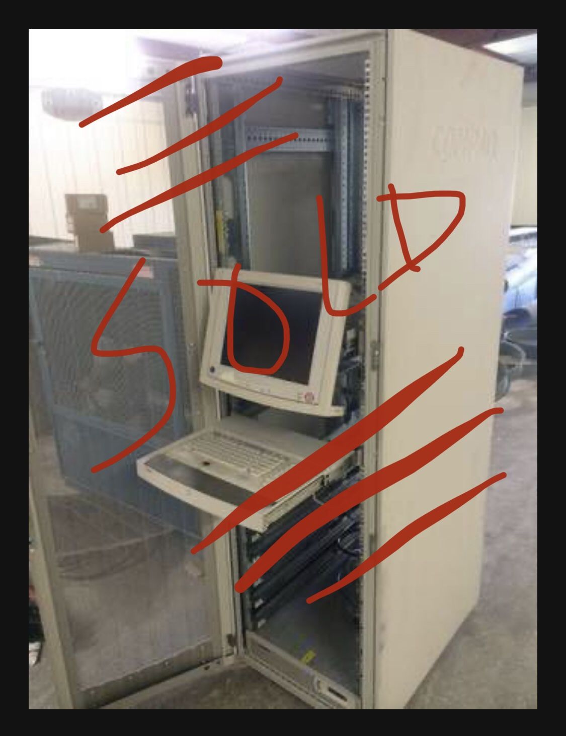 SOLD - 2HP / Compaq 7’ server racks & hp proliant servers(please read)