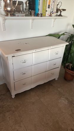 White French Provincial 3 Drawer Dresser