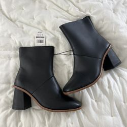 Boots For Sale - Woman Size 8.5