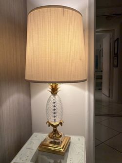 Quoizal Inc. Crystal pineapple lamps. (Pair)