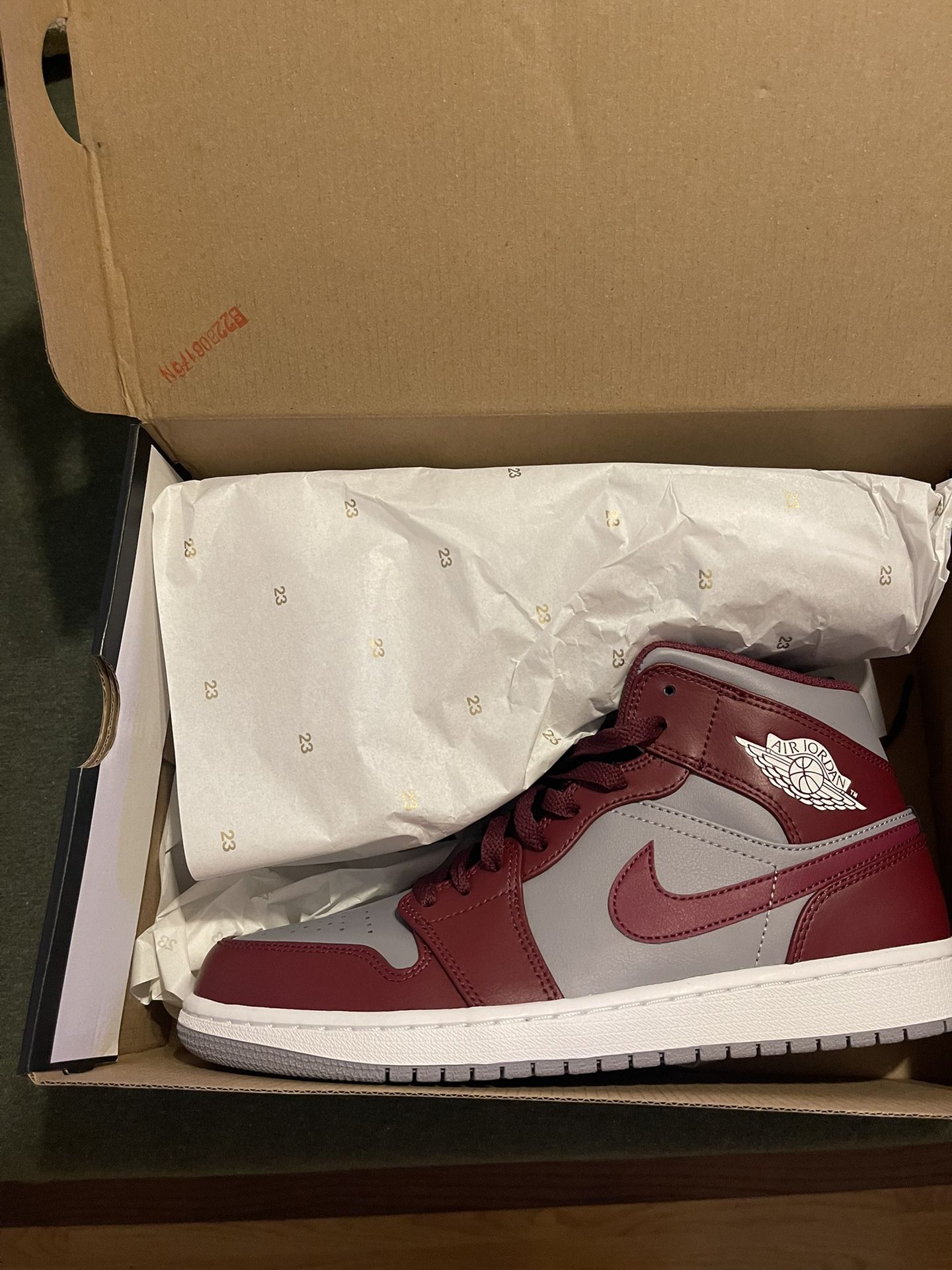 Jordan 1 Mids Cherrywood