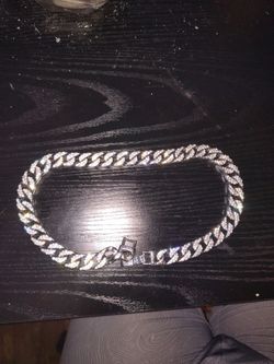 Can't fit it and I don't have any money for new links 😭 asking price 150but will go lower just contact me about it