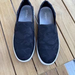 Olukai black on black camo slip on shoes 12