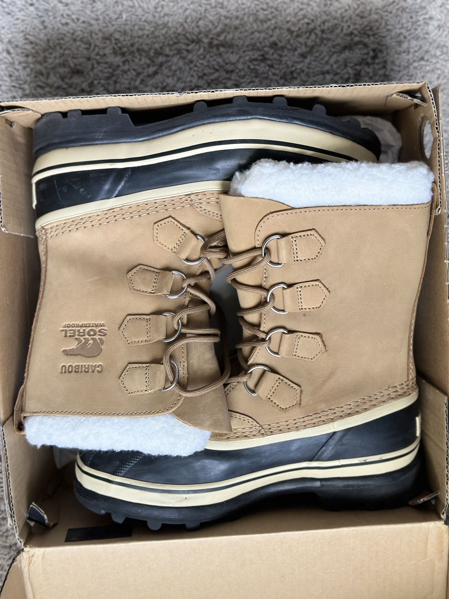 Women’s Caribou Waterproof Boot . Size -8 