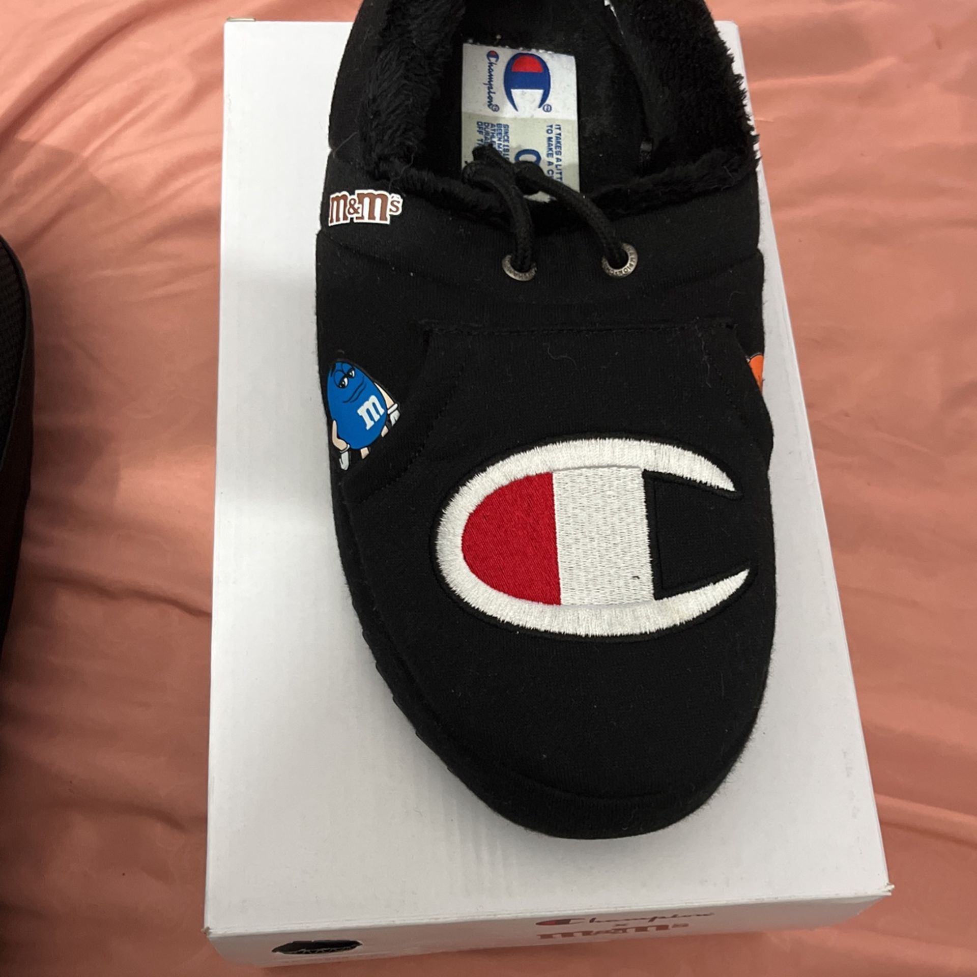 Champion University Slipper Peek A Boo M&M