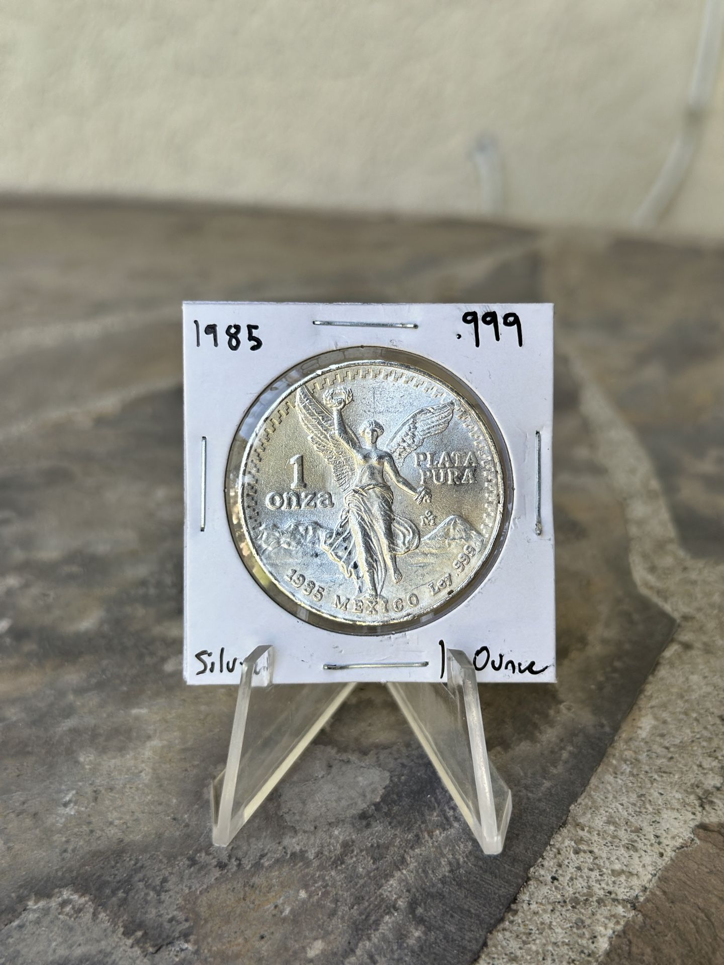 Uncirculated 1985 Libertad 1 Ounce Pure Silver