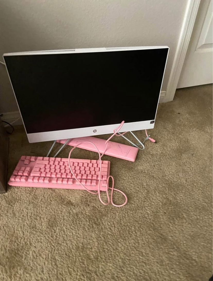 HP All-in-One Desktop Computer + Pink Keyboard & Mous
