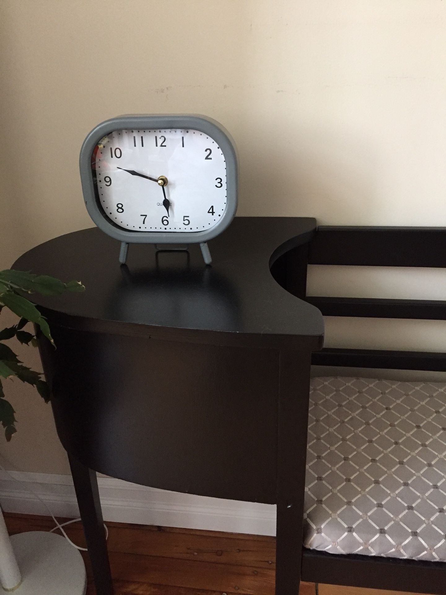Nice Clock. Like new condition.