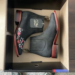 Women’s boots 