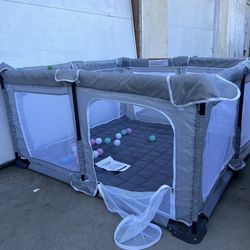 BABY PLAY YARD 