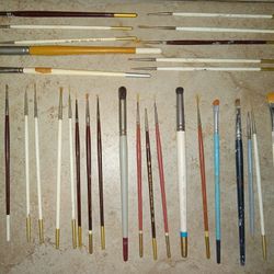 30 Artist Paint Brushes , Professional Made In USA , For Fine Detail Hobby Work