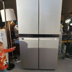 Whirlpool Fridge New With Manufacturer Warranty