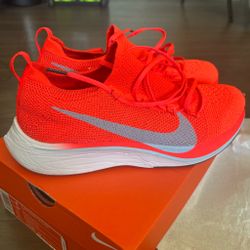 Nike Vaporfly 4% Flyknit Running Shoes Men's Size 8