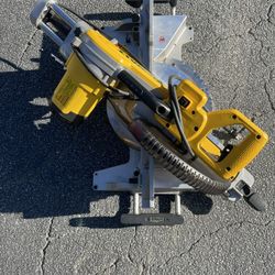 DewAlt 12” Sliding Miter Saw