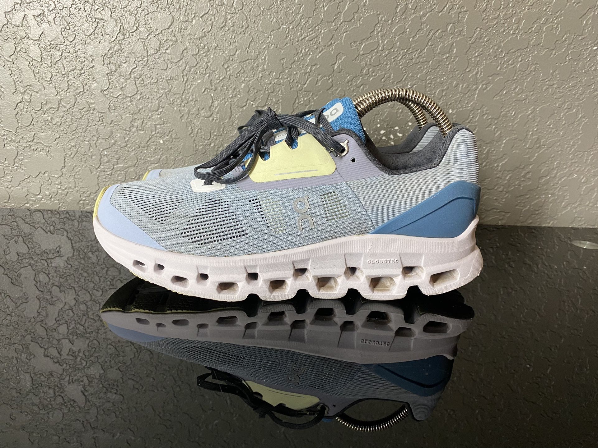 On Cloudstratus Chambray Lavender Running Shoes (39.98658) Women's Size 10